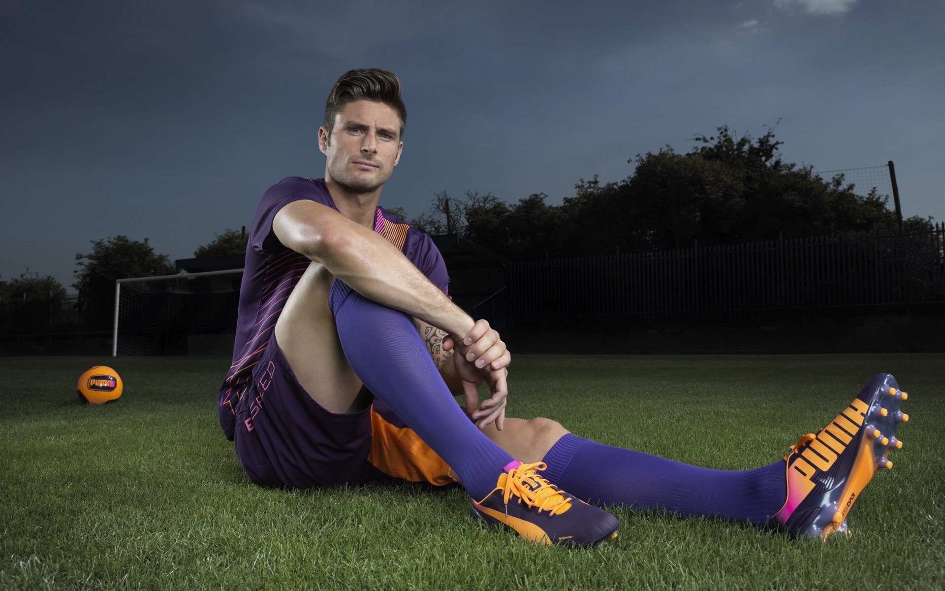 美国男足在巴黎奥运会比赛中以3-0战胜美国，美国男足vs巴西