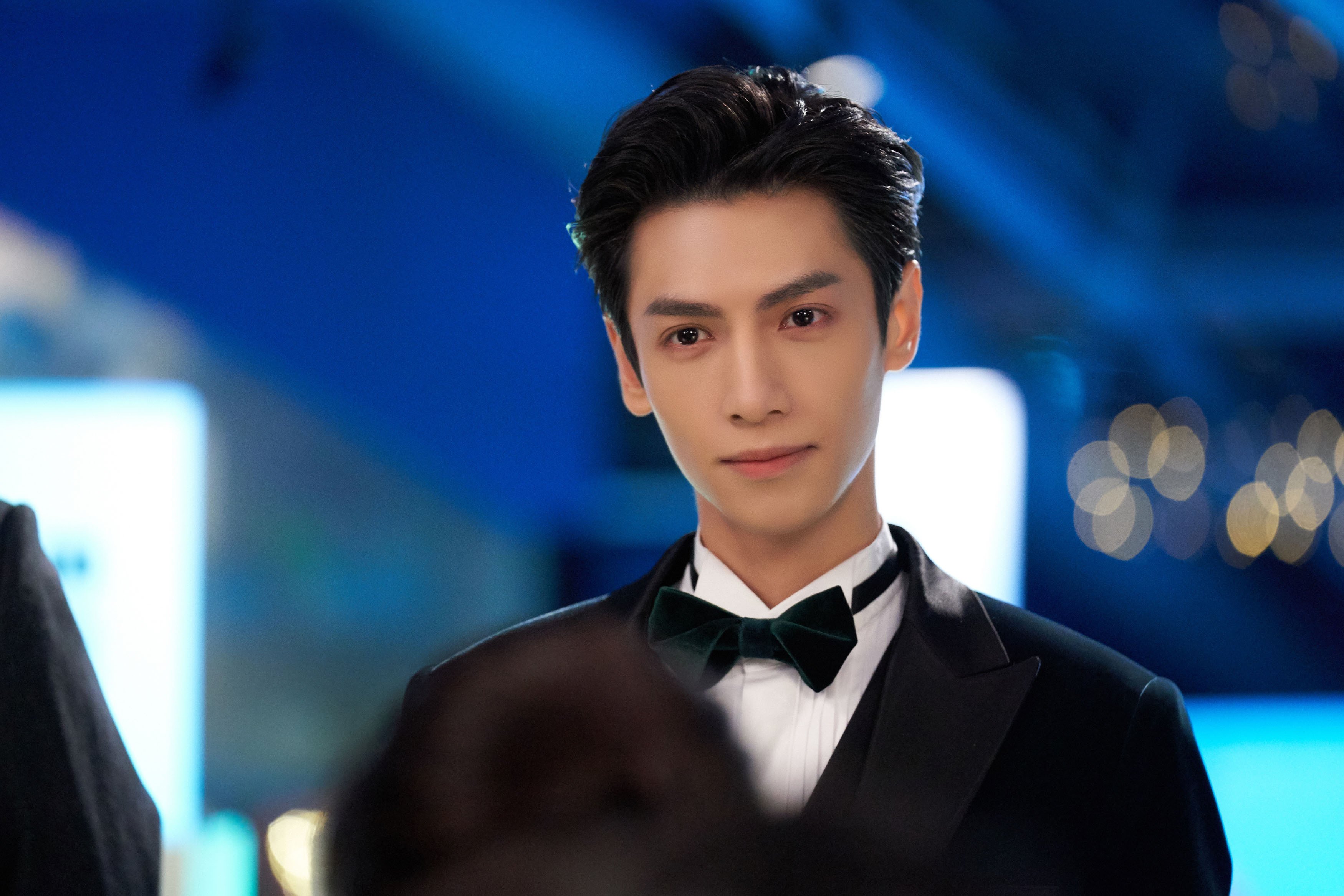 九游娱乐APP-绿色环保足球鞋在市场推广，推动低碳运动产品发展，绿色足球鞋配什么袜子